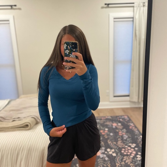 Athleta Tops - Athleta Shanti Twist Cut Out Long Sleeve